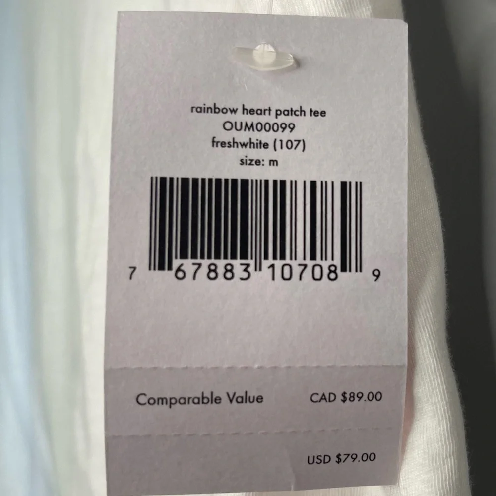 NWT Kate Spade Women’s Embroidered Rainbow Heart Tee Mediun